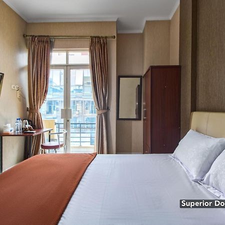 Hotel Arjuna Bekasi Exterior foto