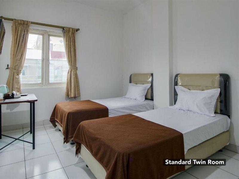 Hotel Arjuna Bekasi Exterior foto