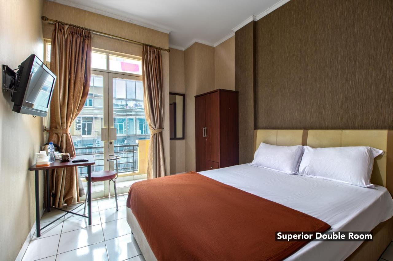 Hotel Arjuna Bekasi Exterior foto
