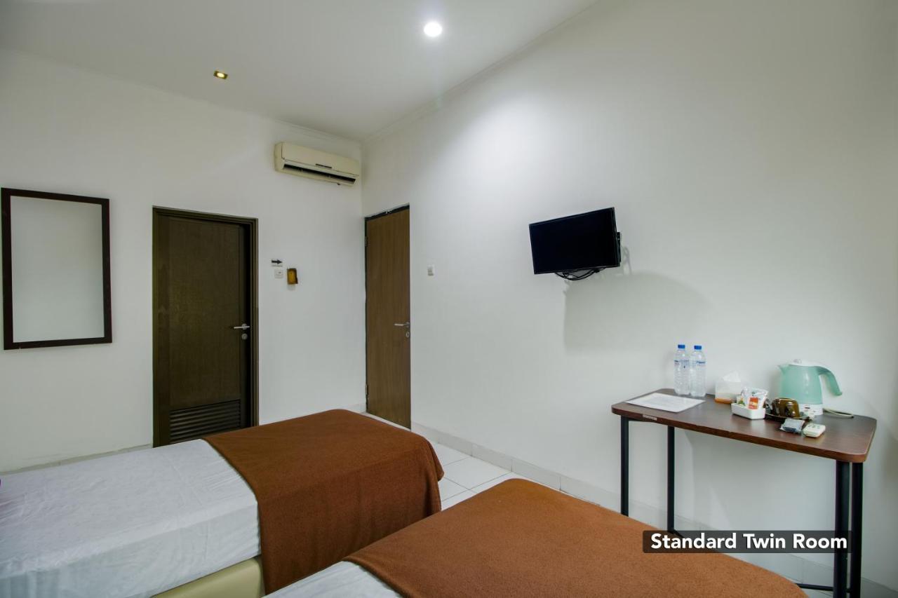 Hotel Arjuna Bekasi Exterior foto