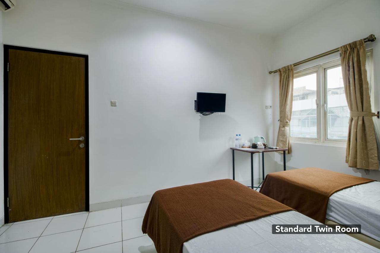 Hotel Arjuna Bekasi Exterior foto