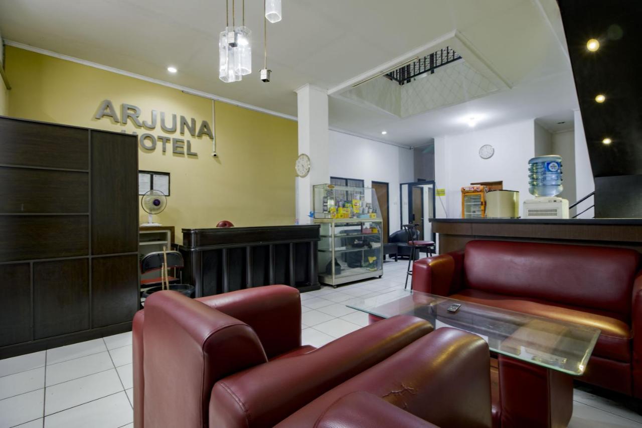 Hotel Arjuna Bekasi Exterior foto